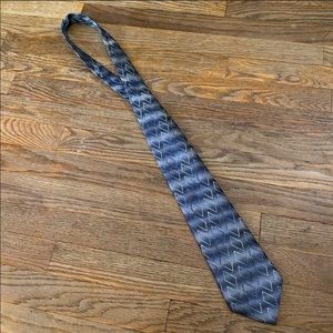 NWT Van Heusen Tie ❤️